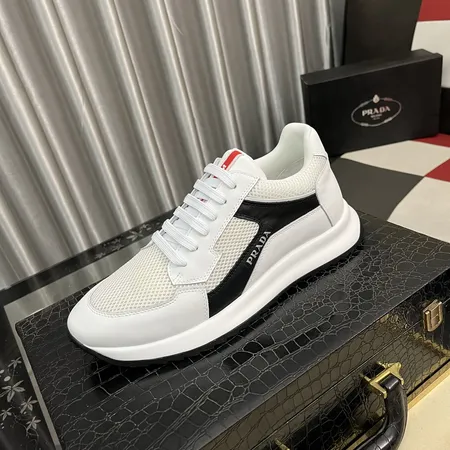 プラダ スニーカー