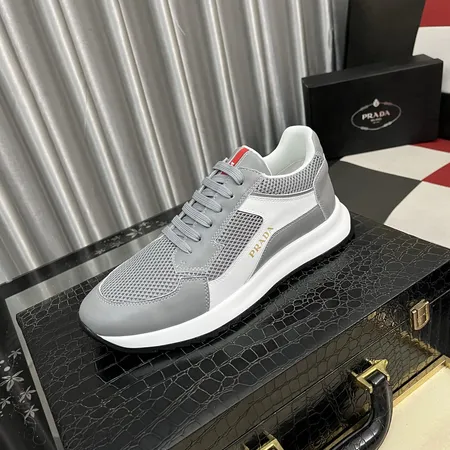 プラダ スニーカー