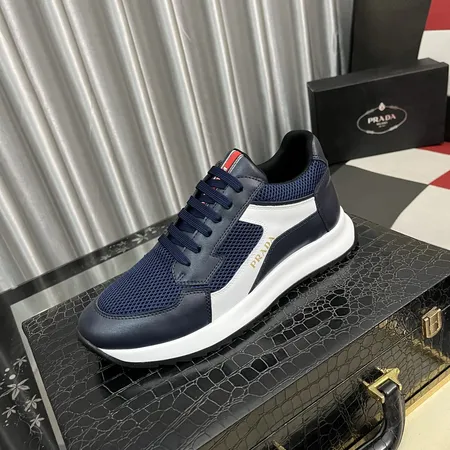 プラダ スニーカー