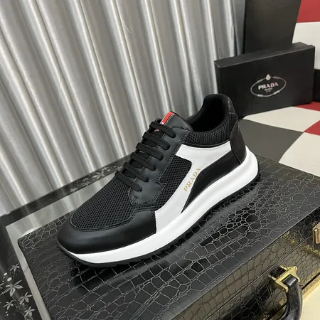 プラダ スニーカー