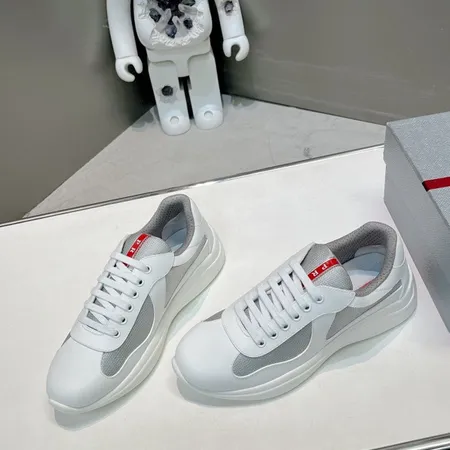 プラダ スニーカー