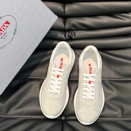 プラダ スニーカー