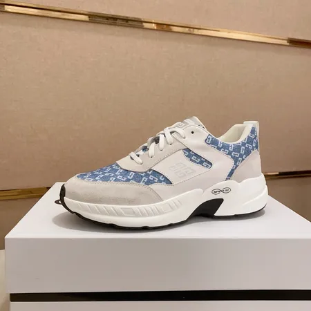 ジバンシィ スニーカー