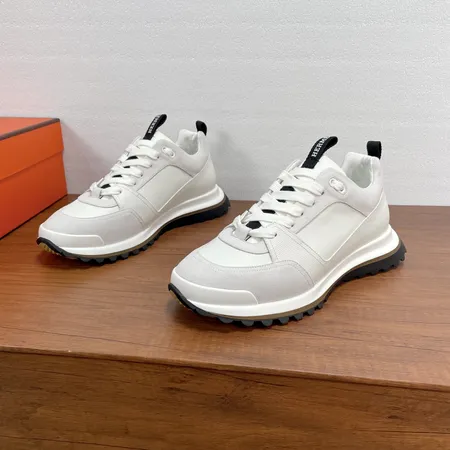 エルメス スニーカー