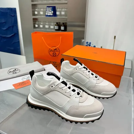 エルメス スニーカー