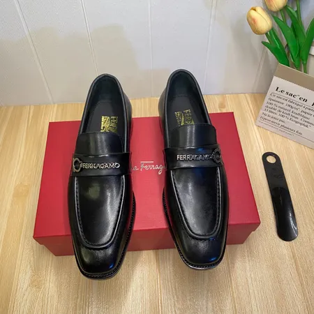 フェラガモ ビジネスシューズ