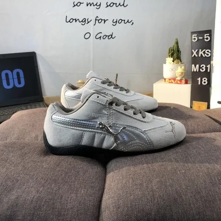 プーマ カジュアルシューズ