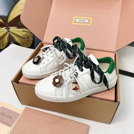 ミュウミュウ カジュアルシューズ