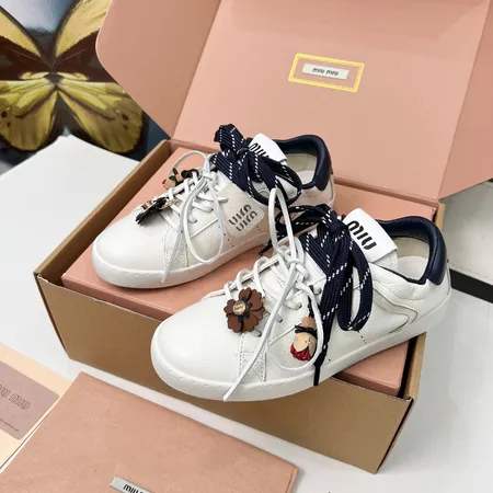 ミュウミュウ カジュアルシューズ