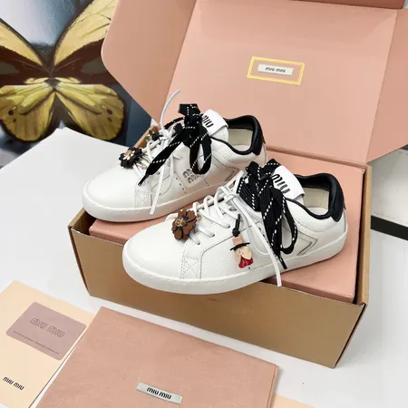 ミュウミュウ カジュアルシューズ