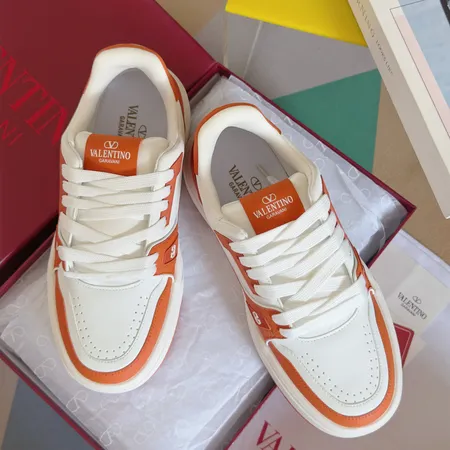 ヴァレンティノ カジュアルシューズ