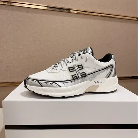 ジバンシィ スニーカー