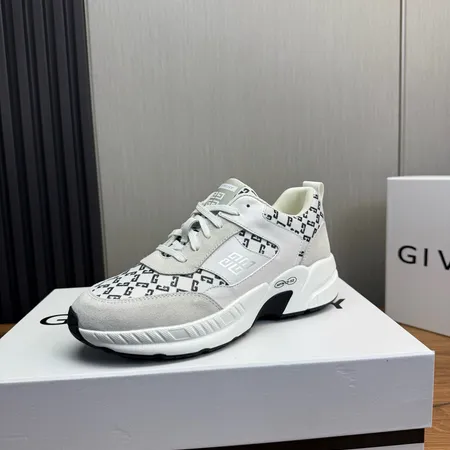 ジバンシィ スニーカー