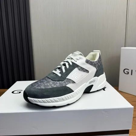 ジバンシィ スニーカー