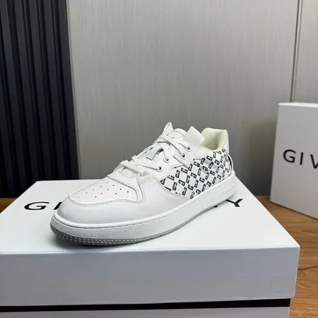 ジバンシィ カジュアルシューズ