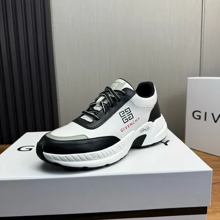 ジバンシィ スニーカー