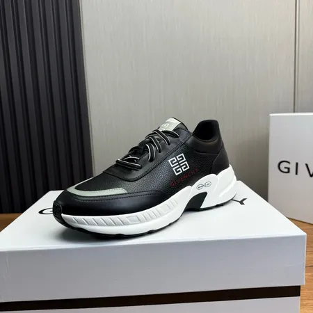 ジバンシィ スニーカー