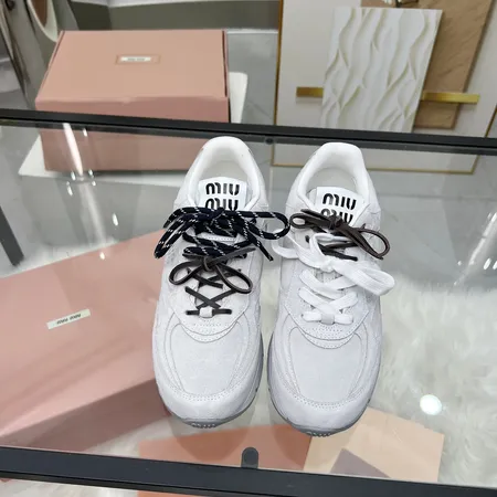 ミュウミュウ スニーカー