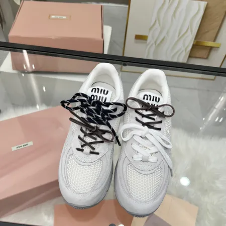 ミュウミュウ スニーカー