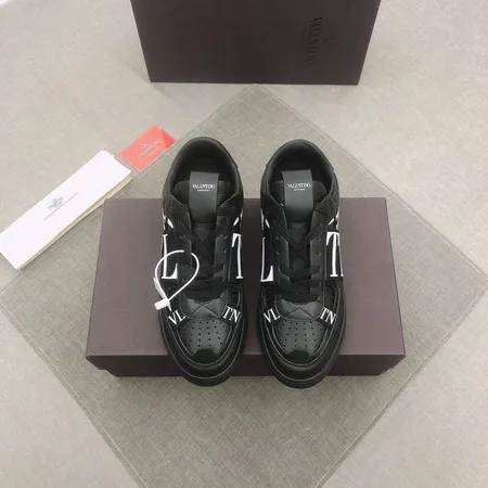 ヴァレンティノ カジュアルシューズ