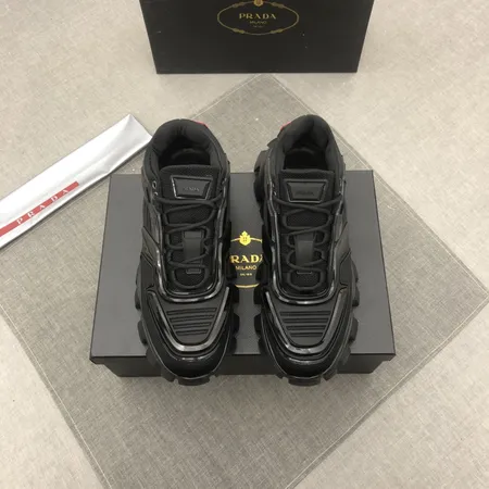 プラダ スニーカー