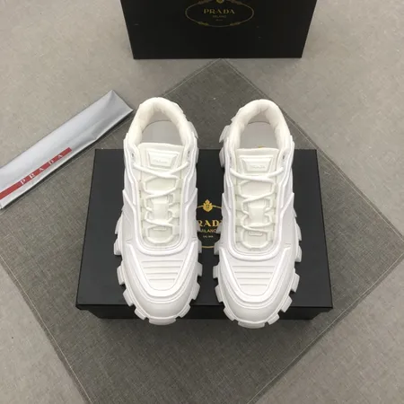 プラダ スニーカー