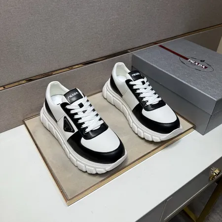 プラダ スニーカー
