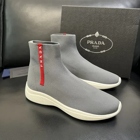 プラダ カジュアルシューズ