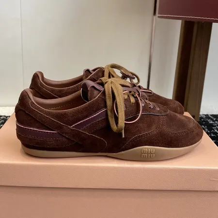 ミュウミュウ カジュアルシューズ