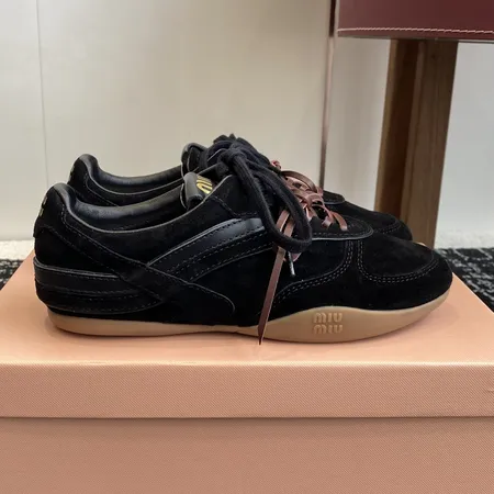 ミュウミュウ カジュアルシューズ