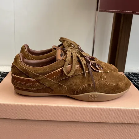 ミュウミュウ カジュアルシューズ