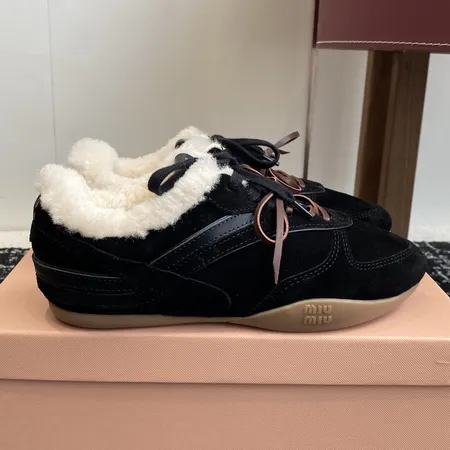 ミュウミュウ カジュアルシューズ