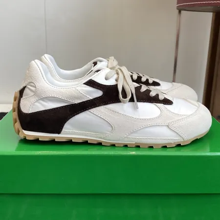 ボッテガ ヴェネタ カジュアルシューズ