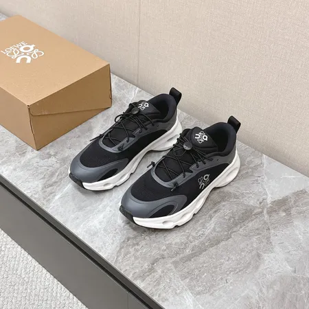 ロエベ スニーカー