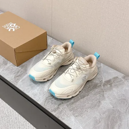 ロエベ スニーカー