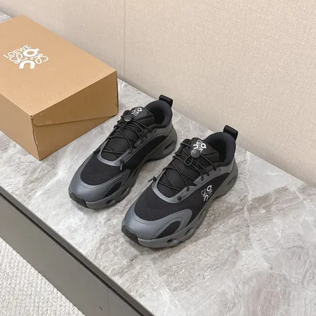 ロエベ スニーカー