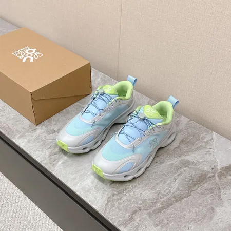 ロエベ スニーカー