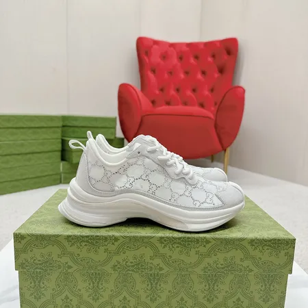 グッチ スニーカー