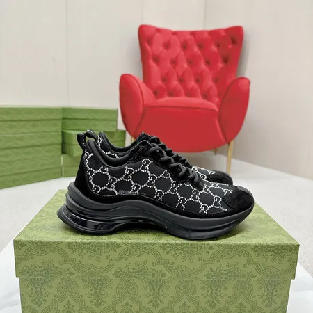 グッチ スニーカー