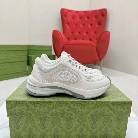 グッチ スニーカー