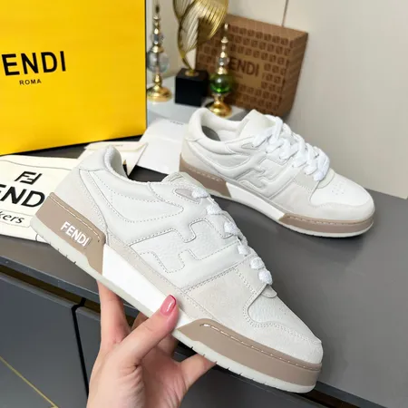フェンディ カジュアルシューズ