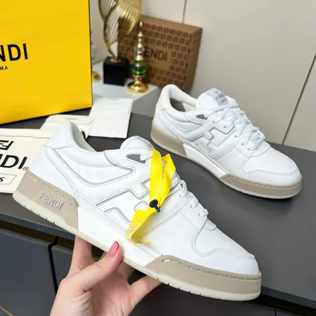 フェンディ カジュアルシューズ