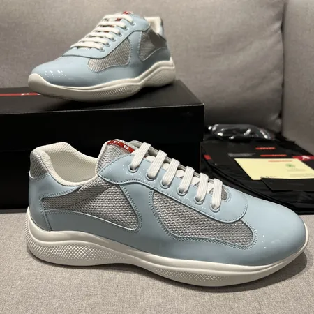 プラダ カジュアルシューズ