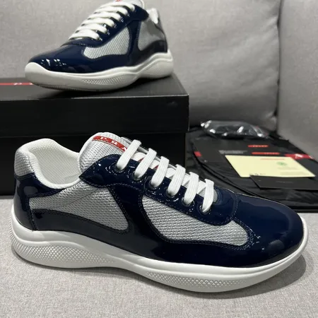 プラダ カジュアルシューズ