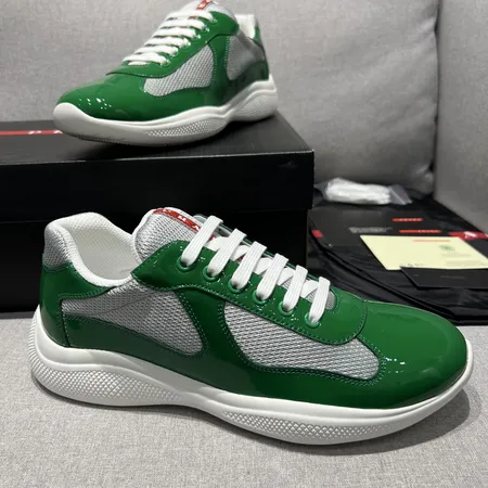 プラダ カジュアルシューズ