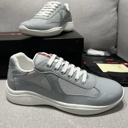 プラダ カジュアルシューズ