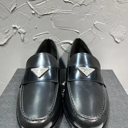 プラダ ビジネスシューズ