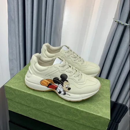 グッチ スニーカー