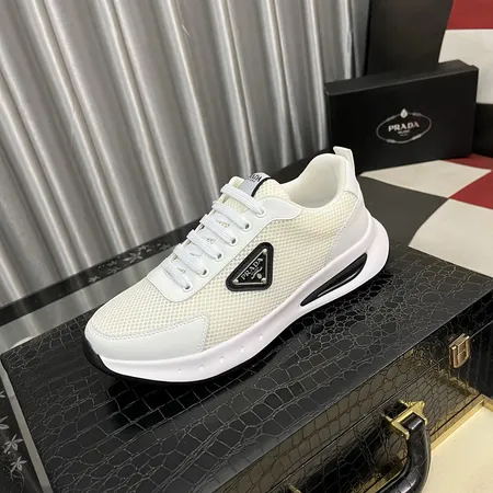 プラダ カジュアルシューズ