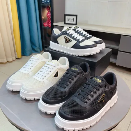 プラダ カジュアルシューズ